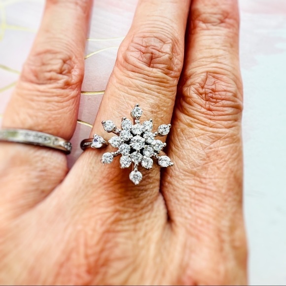 Snowflake Fancy Fidget Spinner Crystal CZ Rotating Silver Ring Resizable - Picture 1 of 5